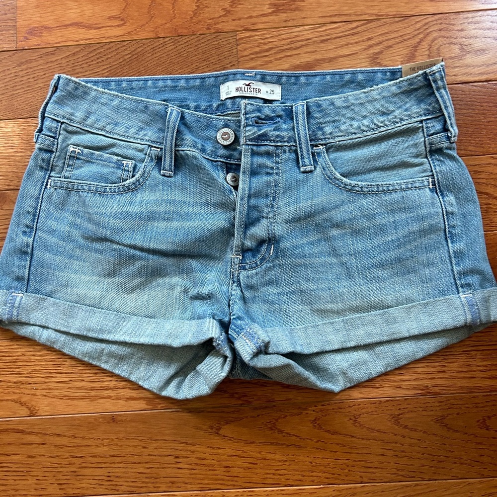 Hollister Low Rise Boyfriend Short